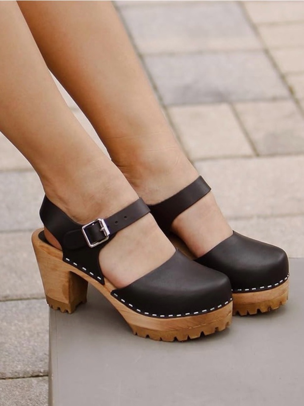 Mia clog made in Sweden Stylish Black Leather clog, euro 39/US 8